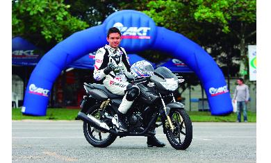 “AKT ensambla modelos de motos TVS en sus concesionarios”